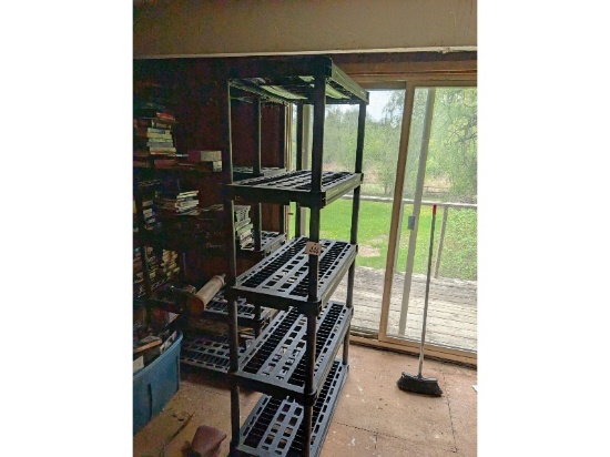 2 Shelves
