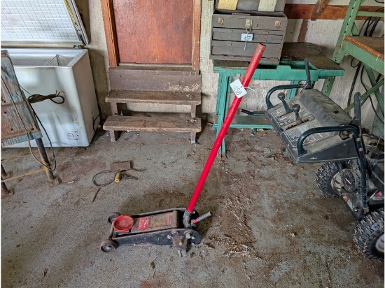 MotoMaster Floor Jack