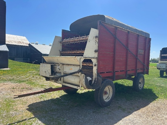16' Dion Forage Box with Double Reach Horst 200 10 Ton Running Gear
