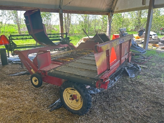 166 New Holland Ground Driven Hay Inverter