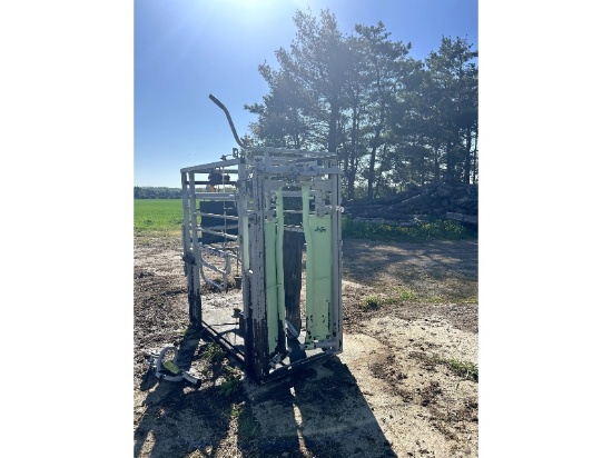 Matador Hoof Trimming Chute