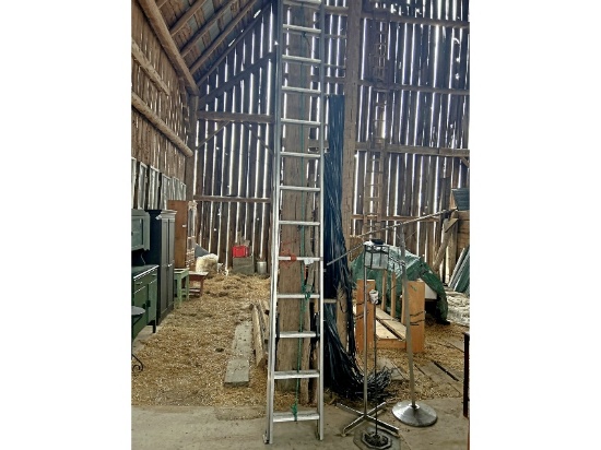 32' Featherlite Extension Ladder
