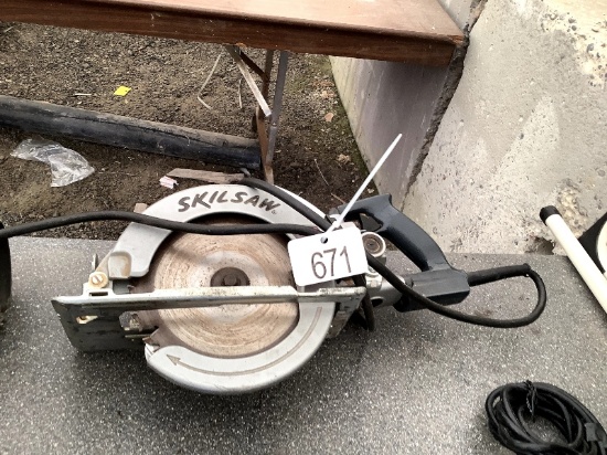 Skilsaw Worm Drive Saw