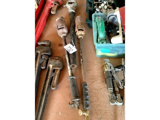 2 Torches & Wrench