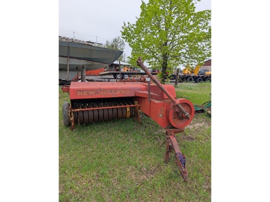 New Holland 266 Square Baler