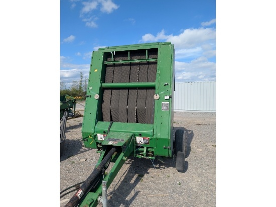 John Deere 435 Round Baler With Netwrap - Field Ready
