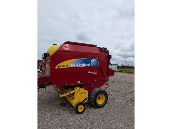 New Holland BR7060 Silage Special Round Baler