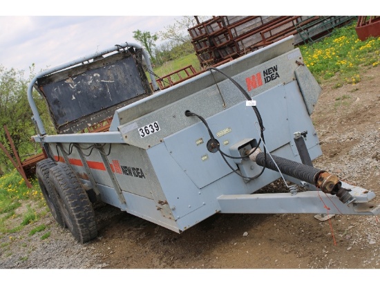 New Idea 3639 Manure Spreader - No Beaters
