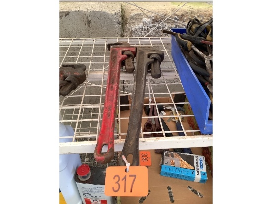 2 Pipe Wrenches