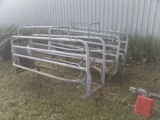 Hog Farrow Crates