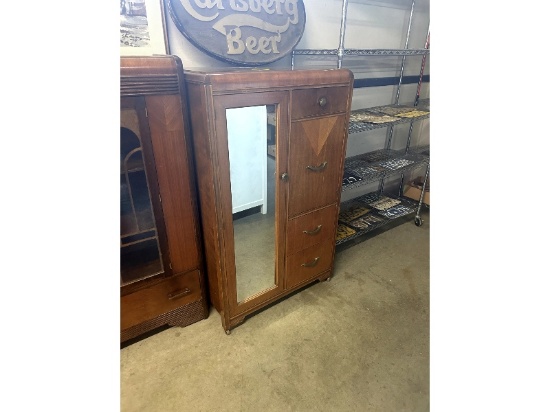 Small Waterfall Chest