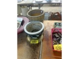 2 Vases