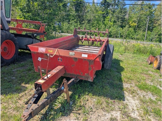 International 550 Manure Spreader