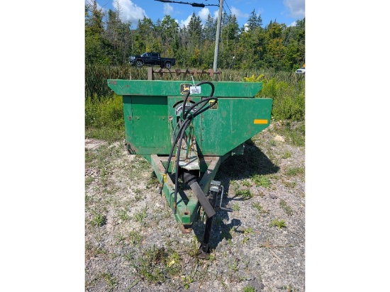 John Deere 350 Manure Spreader