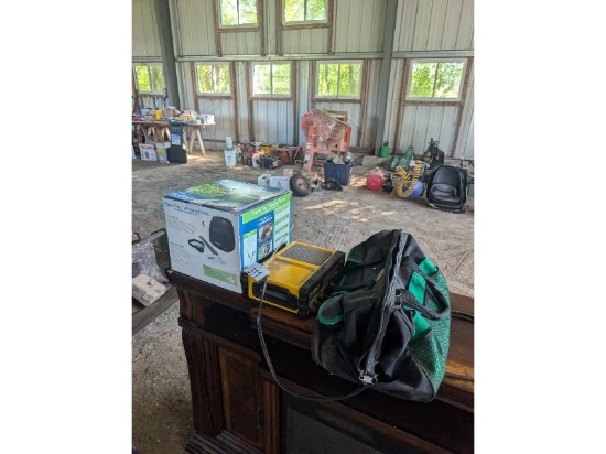 Battery Charger, Tool Bag & Invisible Fence Kit