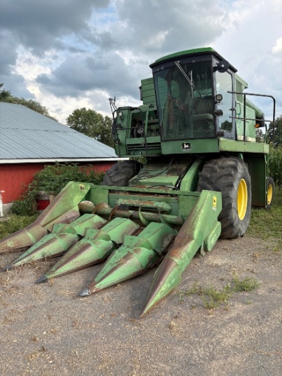 John Deere 6620 Titan Combine