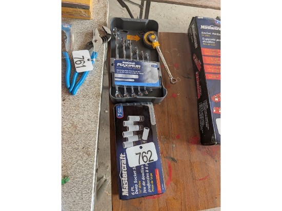 New Mastercraft Ratcheting Wrench Set & Sockets
