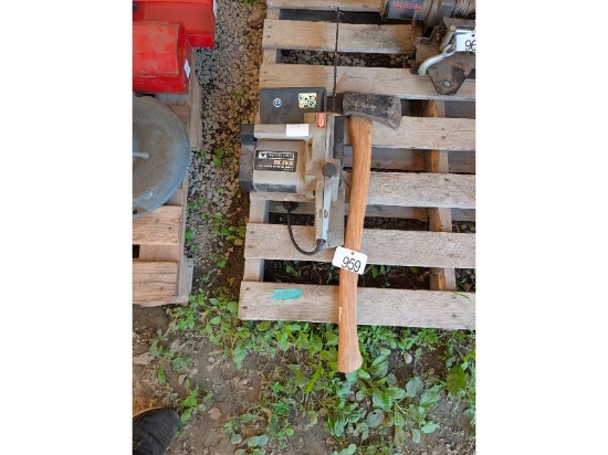 Axe & Chainsaw