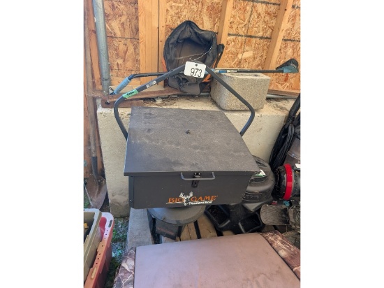 Big Game Deer Feeder