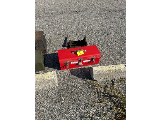 Toolbox & Pipe Vise