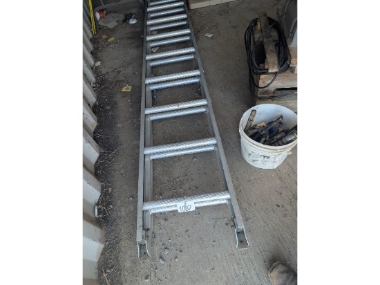 32' Ladder