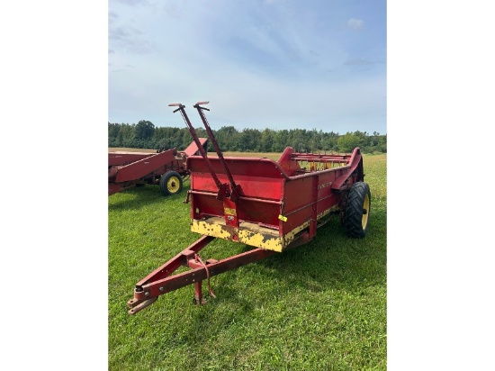 202 New Holland Manure Spreader