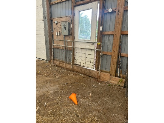 8' Mesh Gate