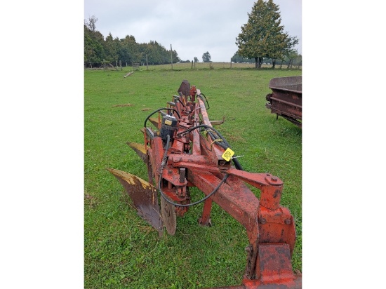 Kongskilde 4 Furrow Hydraulic Reset Plow