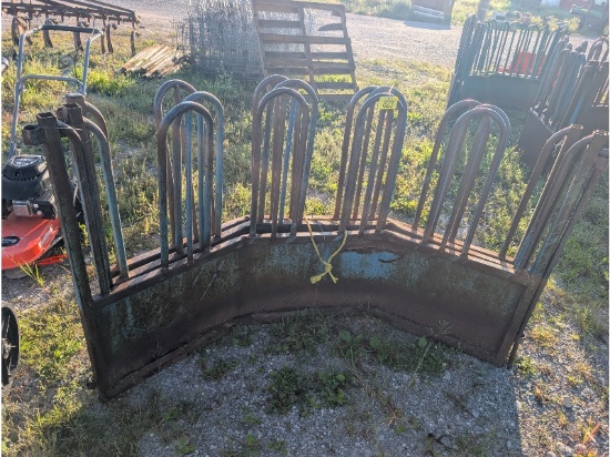 Tombstone Round Bale Feeder