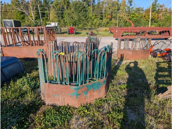 Tombstone Round Bale Feeder
