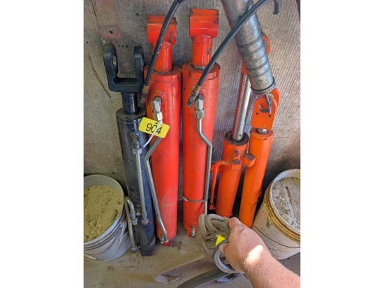 5 Unused Hydraulic Cylinders 28", 24" & 18"