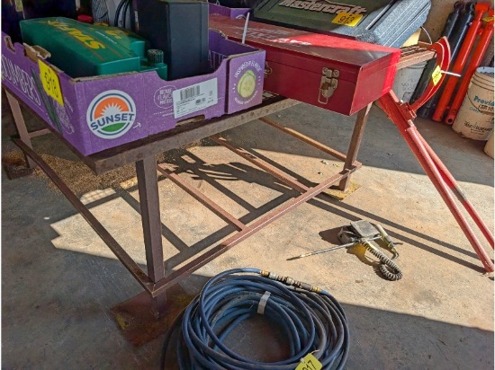 6'x6' Mesh Work Bench With Vise