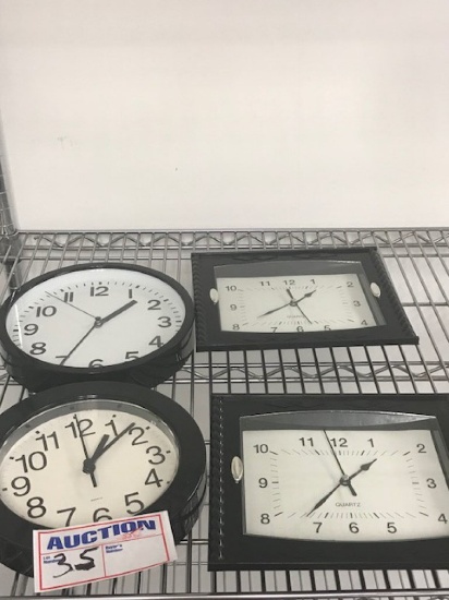 2 Round and 2 Square clocks - battery operated