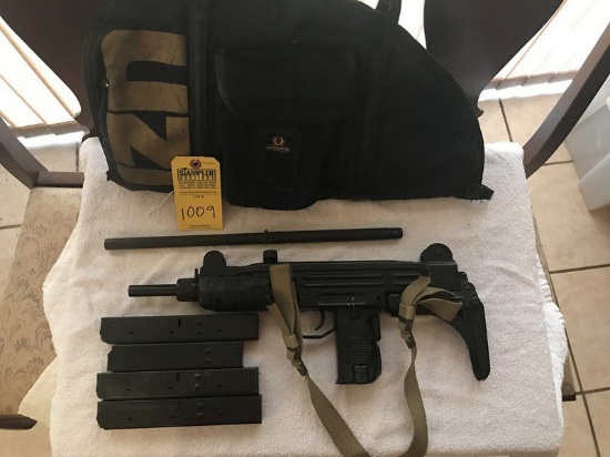 IMI UZI 9MM SEMI-AUTO MODEL B - SERIAL No. SA 46818 - ''UZI'' SOFTCASE - 1- 25R CLIP - 3 32R CLIPS -