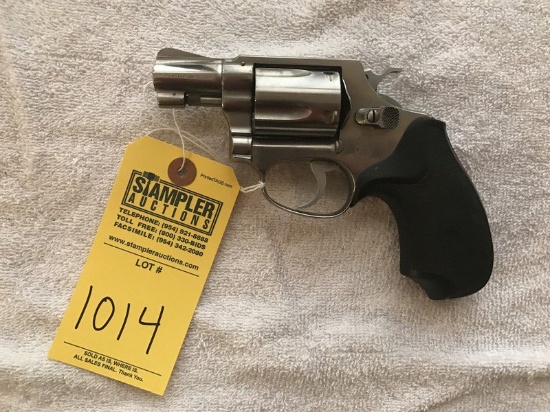 SMITH & WESSON .38 SPECIAL 5 SHOT SNUBNOSE MODEL 60 - SERIAL No. X1527 - BLACK RUBBER GRIP