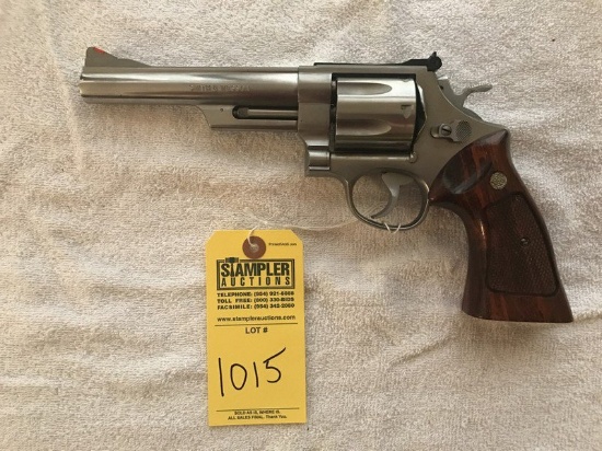 SMITH & WESSON .44 MAGNUM 6'' BARREL MODEL 629-1 - SERIAL No. BAW844F - WOOD GRIP