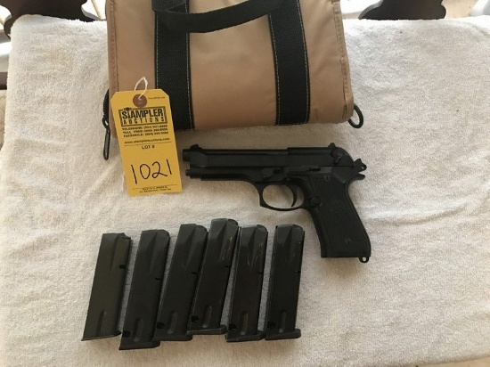 BERETTA 92F CAL 9MM PARABELLUM - SERIAL No. C64637Z - BAG - 6 MAGS