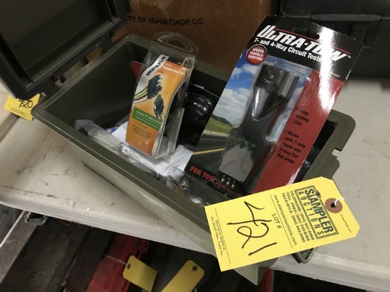 LOT TRAILER TOW ACCESSORIES IN CASE