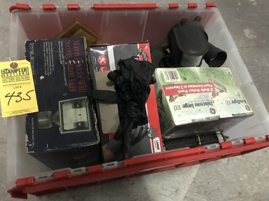 LOT OUTDOOR LIGHTING & ACCESSORIES (NO TOTE)