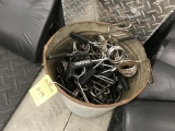 BUCKET OF PLATE WEIGHT CLIPS