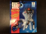 SHAQ ATTAQ OVERHEAD SMASH FIGURINE BY KENNER IN ORIGINAL PACKAGE