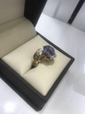 TANZANITE / DIAMOND RING - YELLOW GOLD SETTING (3.7 DWT) - DIAMOND BAGUETTES (1.75 CTS) - TANZANITE