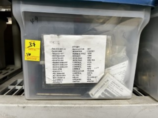 ASSORTED REGULATORS, CONTROLS, JACK PADS, ETC - 4916702-501 / 900-002-007-1