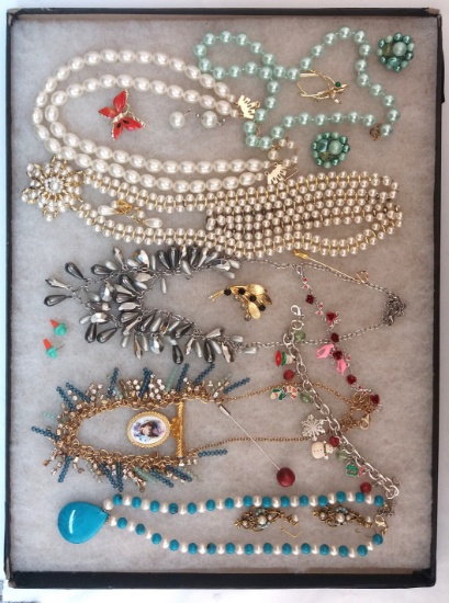 Necklace, Bracelet, Earring, & Brooch Lot