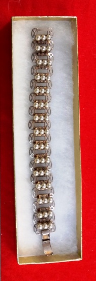 Metallic Link Bracelet w/ Faux Pearls