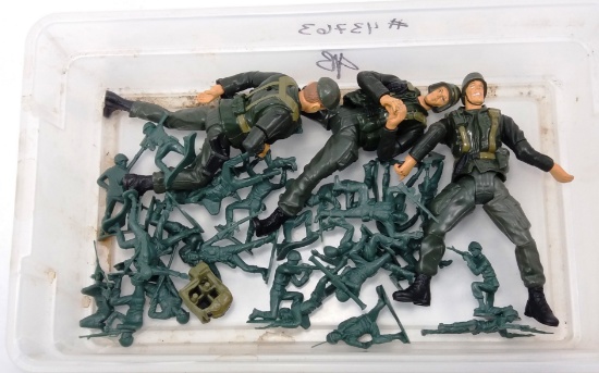 Lot of Toy Soldiers