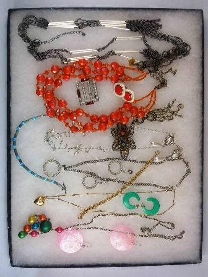 Necklace,Earring, Bracelet & Brooch Lot