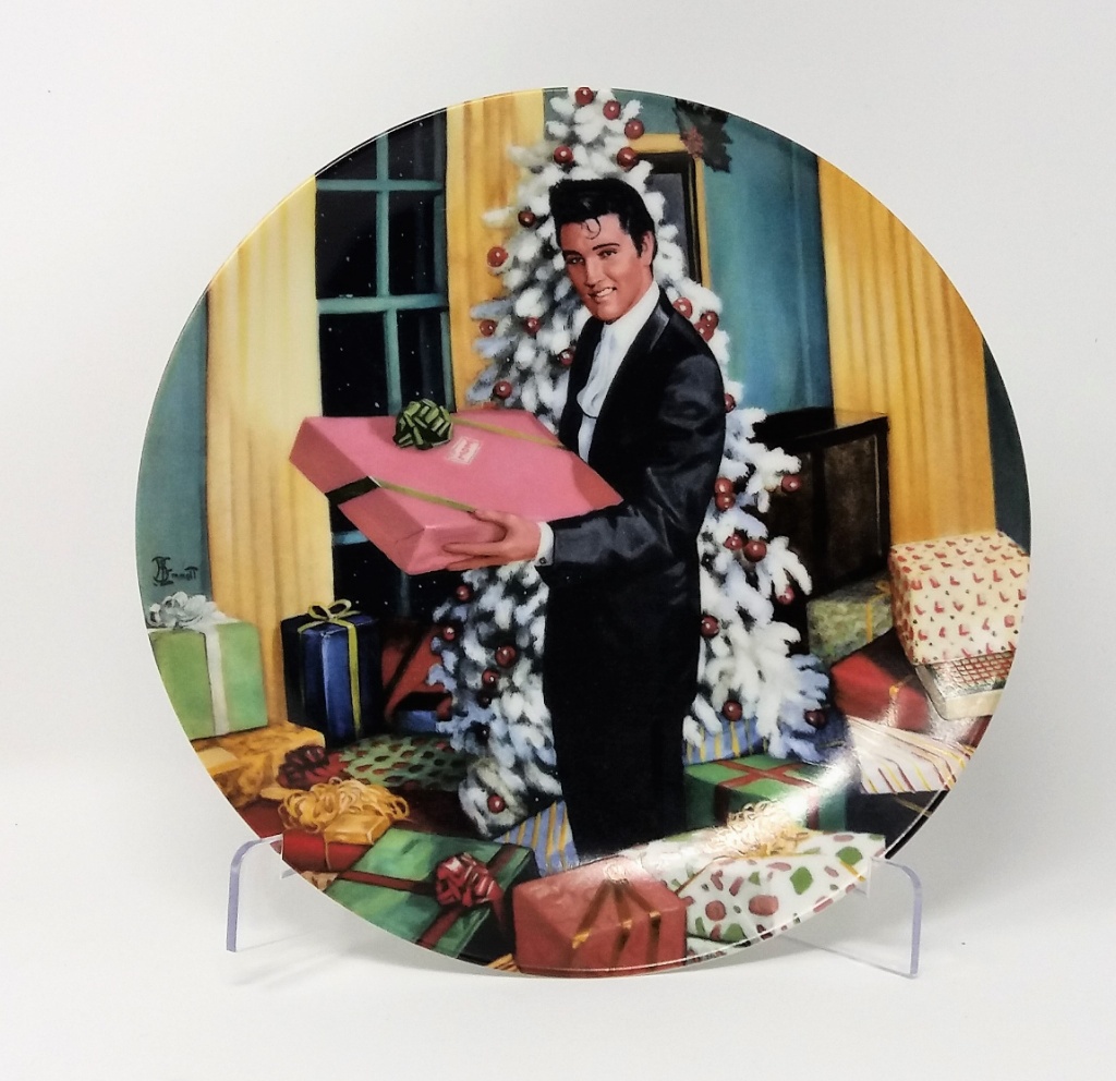 Elvis Presley Collectible Plate "Looking At A Legend: Christmas At Graceland"  | Art, Antiques & Collectibles Collectibles Entertainment Memorabilia Music  Memorabilia | Online Auctions | Proxibid