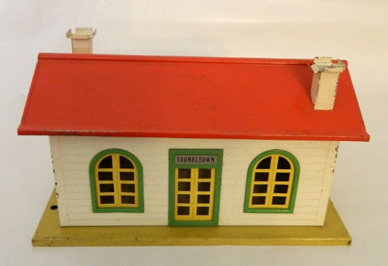 Lioneltown No. 137 Station Tin Litho Lionel Train Toy Set Accessory