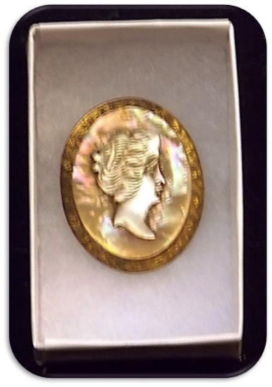 Late Victorian Mother of Pearl Cameo Brooch